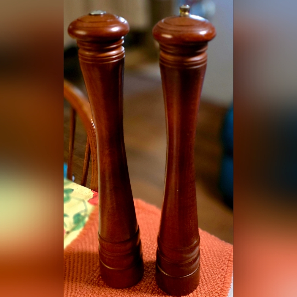 Vintage Verity Southall Tall Large 17.5 Inch Salt and Pepper Grinder Set